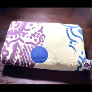 Manduka Yogi Toes Yoga Towel